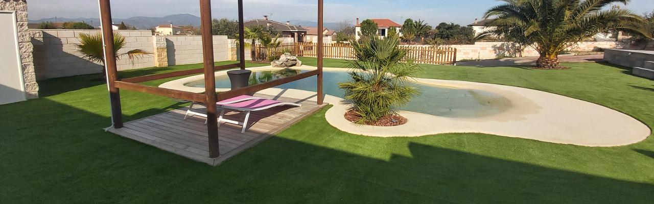 Césped artificial para piscinas en Majadahonda